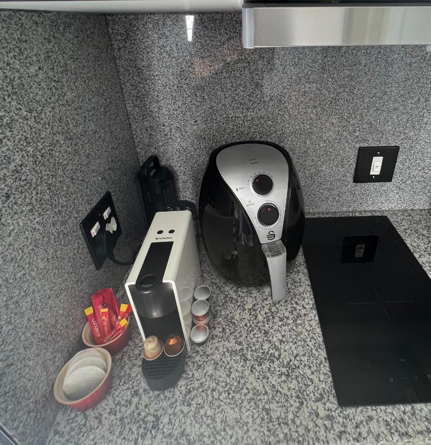 Flamingo Sea Point Sea View Luxury Best Position 1 Bedroom Apartment Queen Size Bed & Inverter For Tv Kapstaden Eksteriør billede