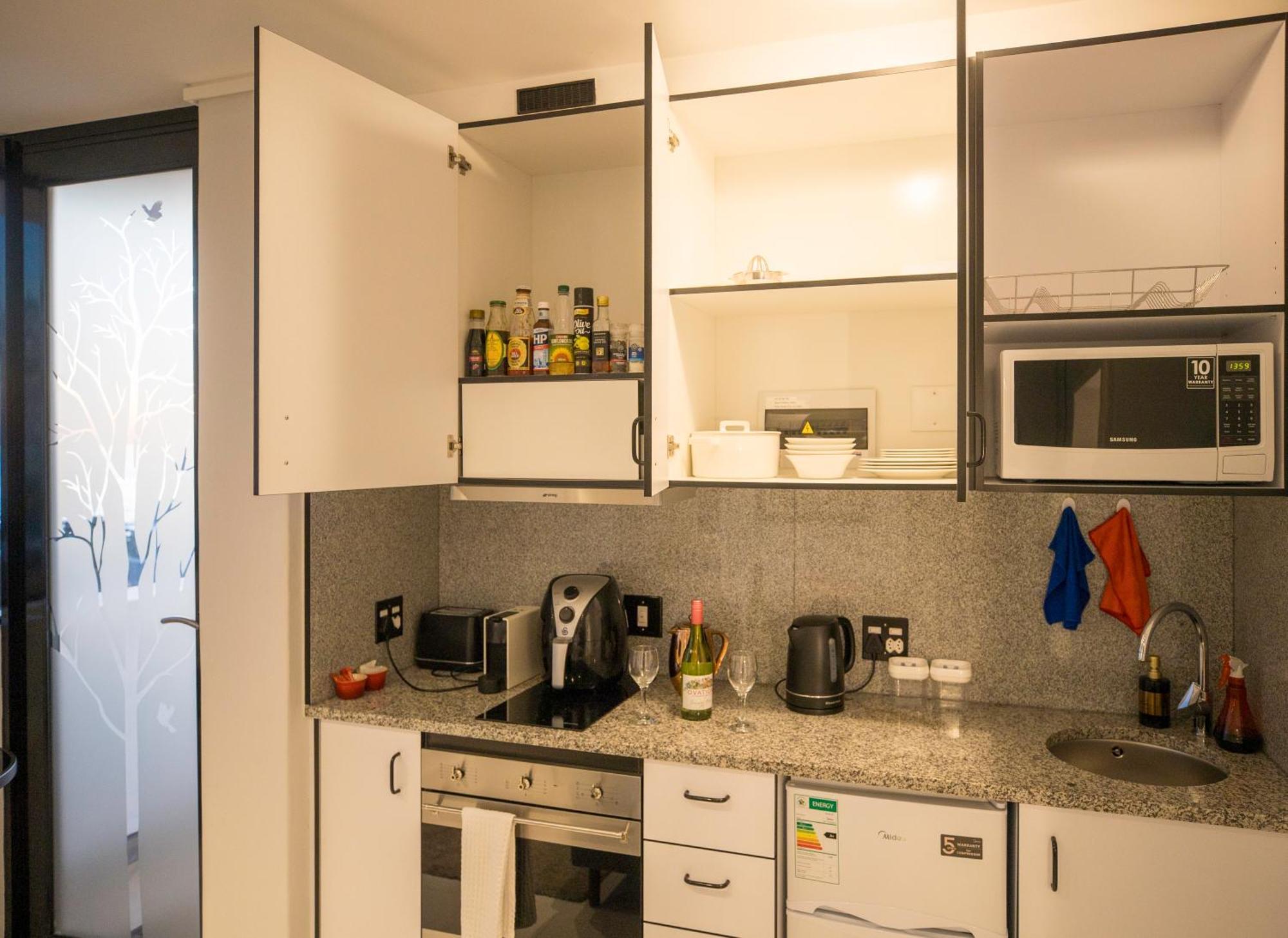 Flamingo Sea Point Sea View Luxury Best Position 1 Bedroom Apartment Queen Size Bed & Inverter For Tv Kapstaden Eksteriør billede